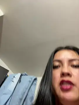 _Sweeteyes live XXX chat