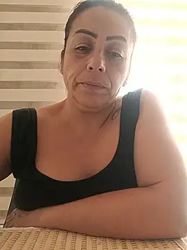 maynor_1998's Live XXX Chat