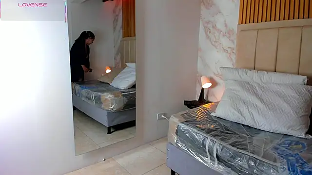 cataleya_miller04 Adlı Modelin Canlı XXX Sohbeti