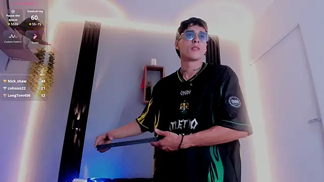 Dark_Valentino_ Adlı Modelin Canlı XXX Sohbeti