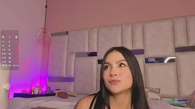 Chat +18 de kylie_river ao vivo