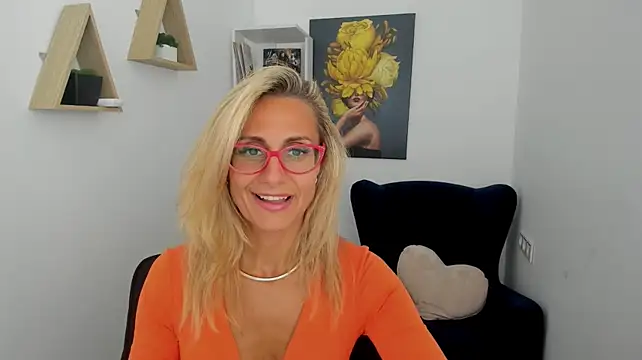 MuseOfStage Adlı Modelin Canlı XXX Sohbeti