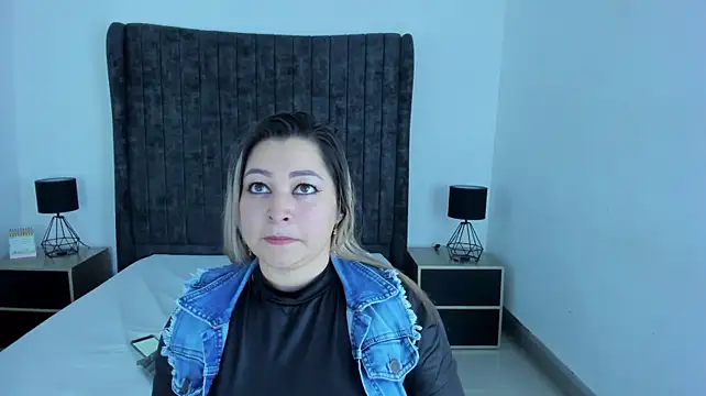 PandoraB_'s Live XXX Chat