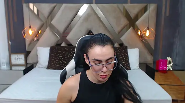 Онлайн чат XXX MartinaaFit