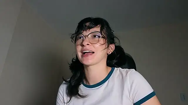 دردشة JustClaree الجنسية المباشرة