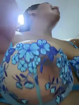 Chatroom XXX en direct de ArielleMillerr-