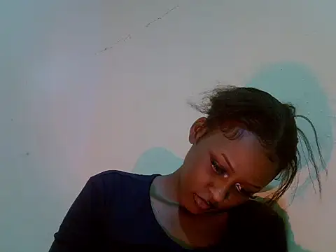 ebony_petite9: απευθείας συνομιλία ΧΧΧ