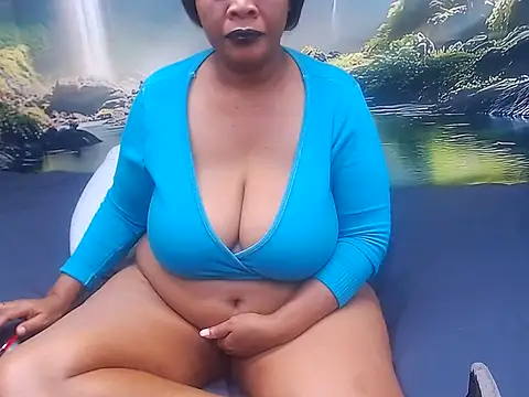BLACKMILF4U's Live XXX Chat