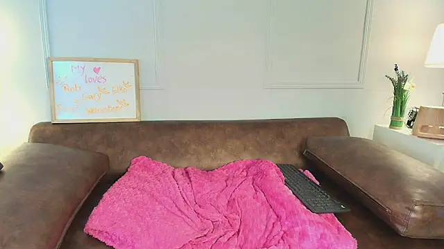 kittyblooms live XXX chat