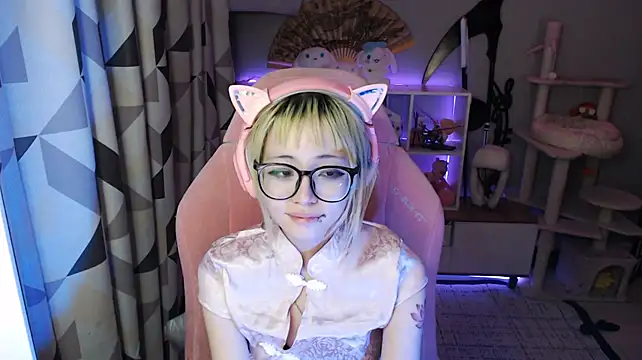 SaxonDibs' Live XXX Chat