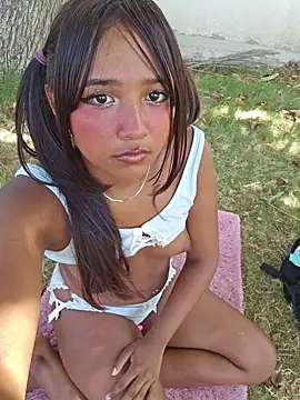 Pretty_karol: απευθείας συνομιλία ΧΧΧ