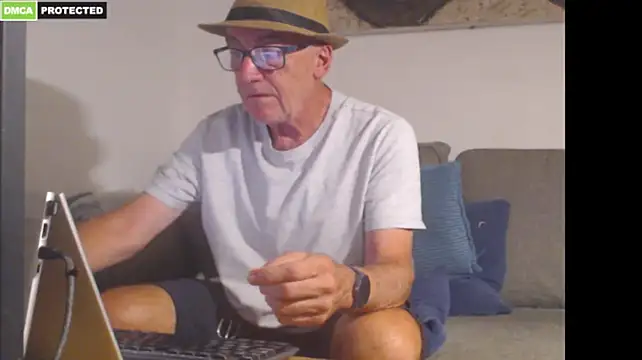 bluedae1's Webcam Show