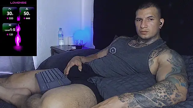 XXX chat uživo modela Shane_Clay