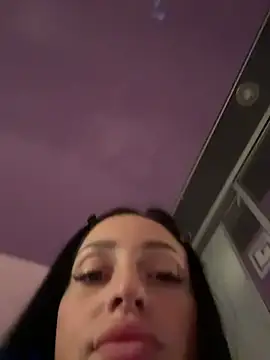 צ'אט XXX בשידור חי של Soft_Pleasure