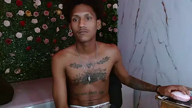 ManSant লাইভ XXX চ্যাট