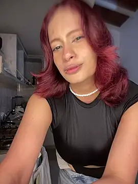 steffmontespink18 Adlı Modelin Canlı XXX Sohbeti