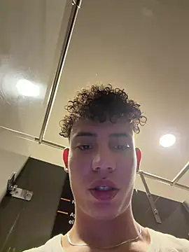 yoursexyjose's Live XXX Chat