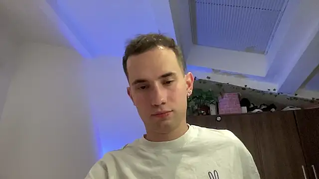 Chat XXX en directo de Sour_Boy