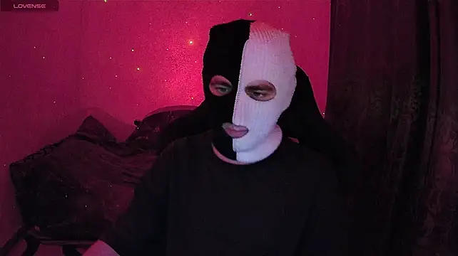 ZXCENSORED- – Naživo XXX chat