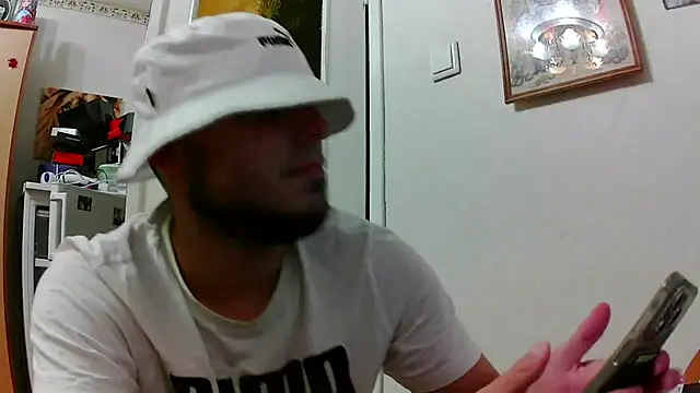 Chat XXX en directo de Yashax