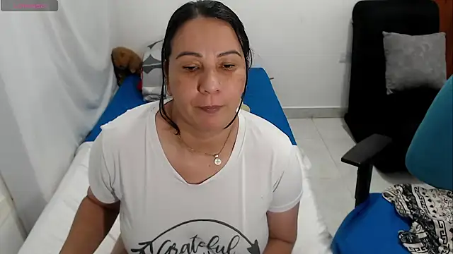 Chat XXX ao vivo de LAURA_Foxht