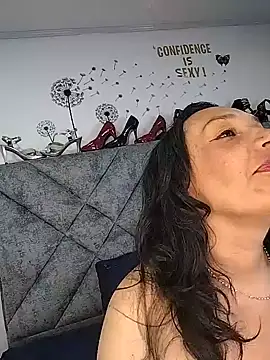 Shantey_Laurent Chat XXX in diretta