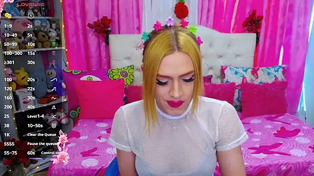 golden_girl01 Show in webcam
