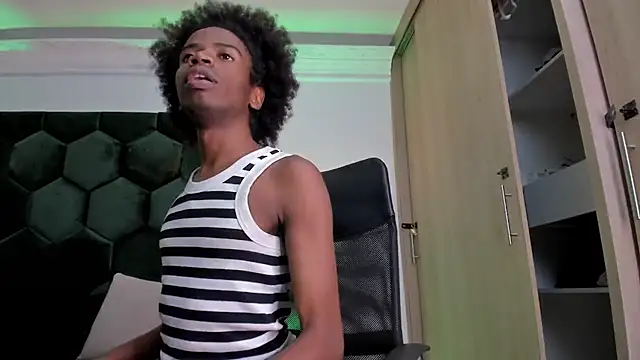 XXX chat uživo modela AllexJacob