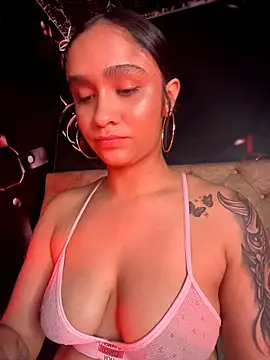 Isabella-Teen Chat XXX in diretta