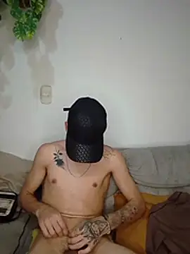 MaxHornyLatin Chat XXX in diretta