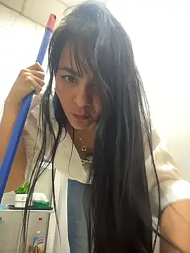 LuxeBrunetteXXX's Live XXX Chat
