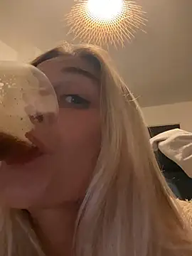 Czat XXX na żywo – Bellalolahot