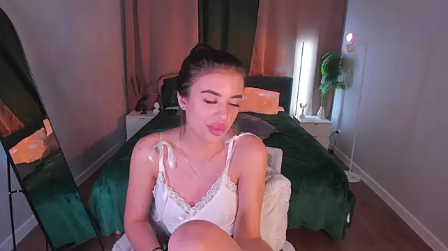 Alisha_Blakee Adlı Modelin Canlı XXX Sohbeti