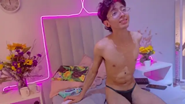XXX chat uživo modela Twink_Sebas7