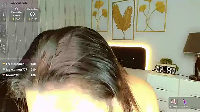 Chat +18 de asiangoddessxxx ao vivo