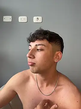 Chatroom XXX en direct de OLIVER_K