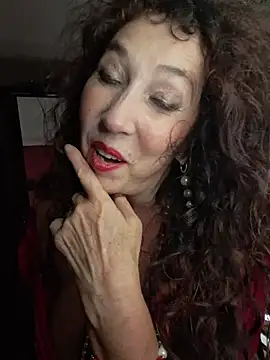 GypsyEsmeralda's Live XXX Chat