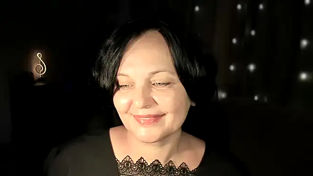 Chat +18 de WitchBlueRose ao vivo