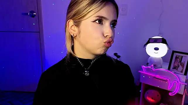 Chat +18 de EmilyMiller_ ao vivo