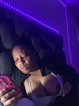 RainBougien Live XXX chat