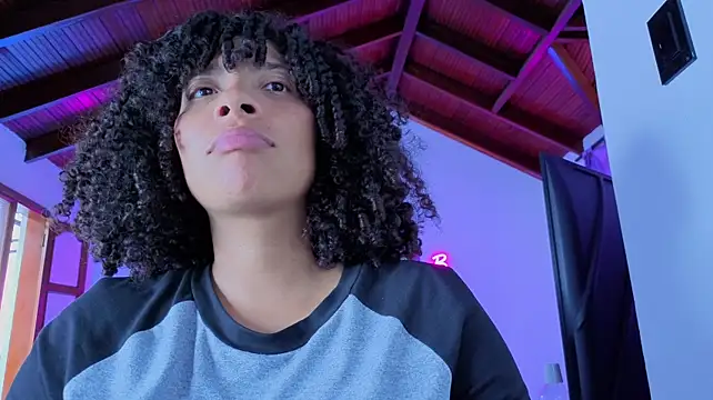Chat +18 de DannaBerry ao vivo