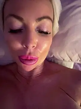 Jemma-J Adlı Modelin Web Kamerası Şovu