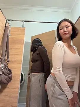 XXX chat uživo modela CreamPuff-