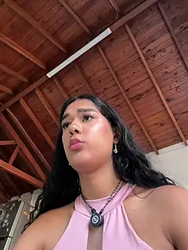 Czat XXX na żywo – EmmaRoux_