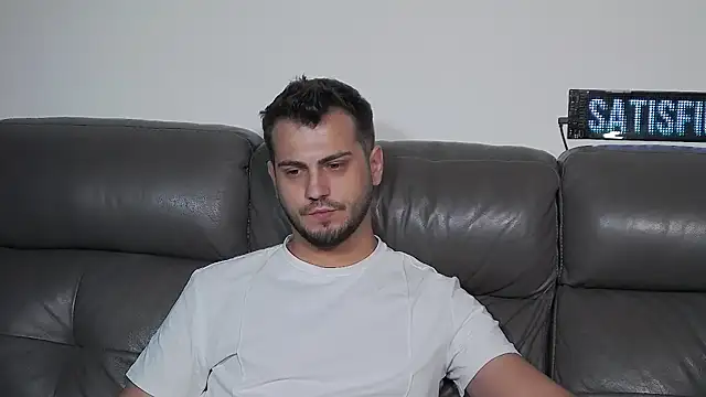 دردشة CrazyDom1 الجنسية المباشرة