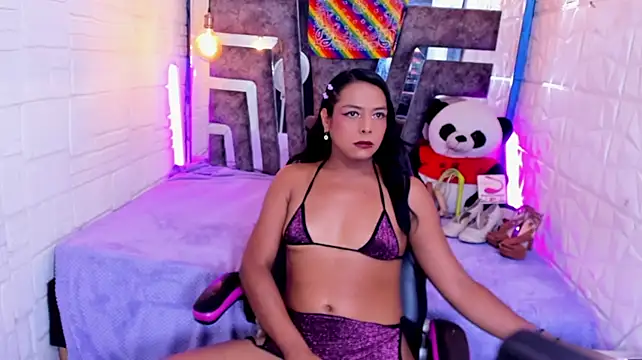 Онлайн чат XXX EmmyTorner