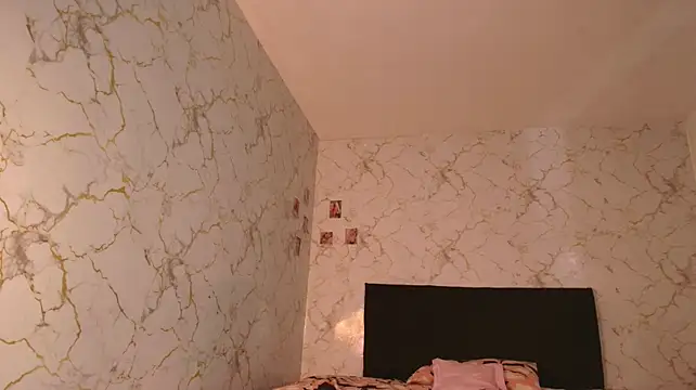 cinniaa_ Adlı Modelin Canlı XXX Sohbeti