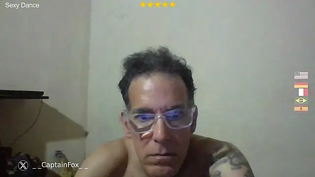 XXX chat uživo modela CaptainFox