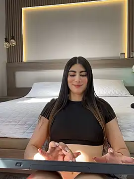 evelyn_hills Chat XXX in diretta