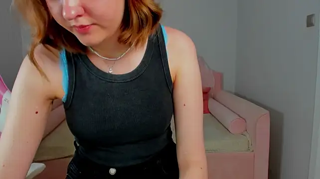 Chatroom XXX en direct de AdaRune